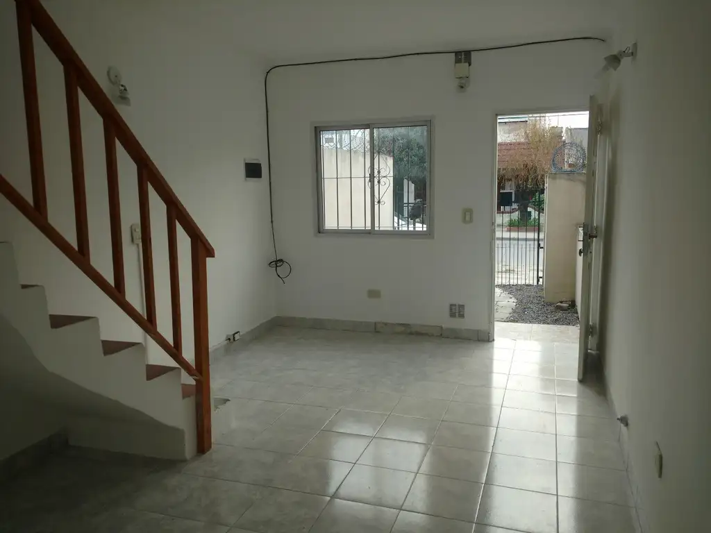 Duplex, patio, cochera  - FINANCIACION DIRECTA