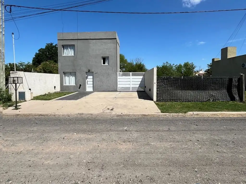 Casa En Venta Ubicada En Capitán Sarmiento, Provincia De Buenos Aires