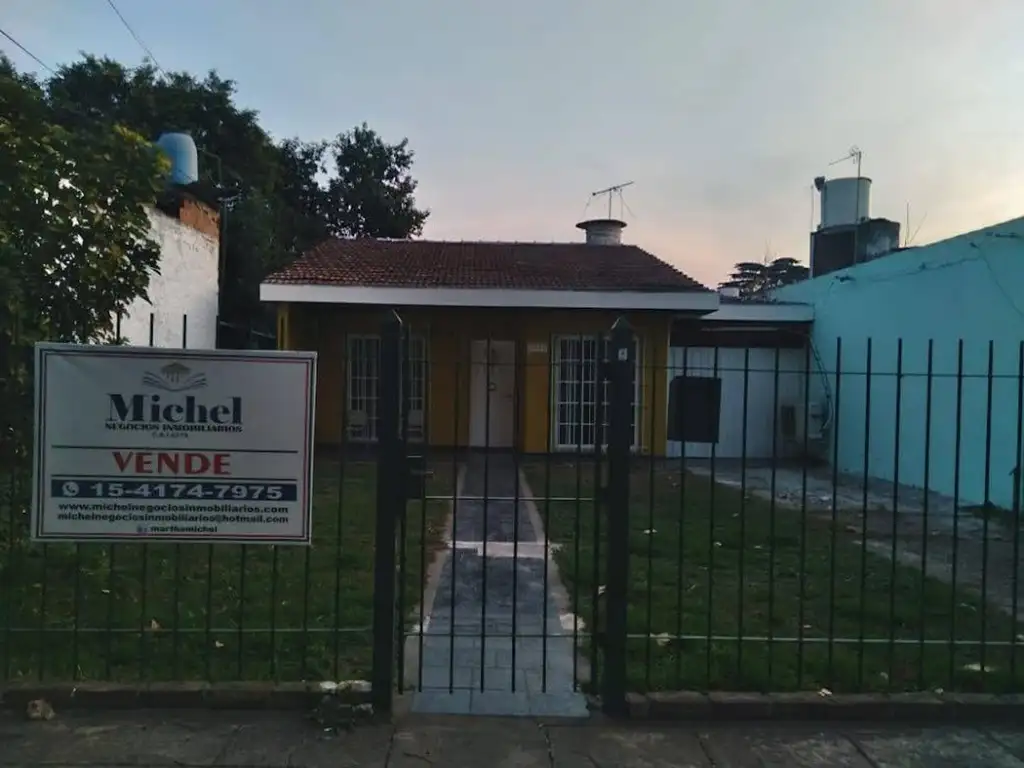 VENTA DE CASA EN LA PAZ 2430-DON TORCUATO