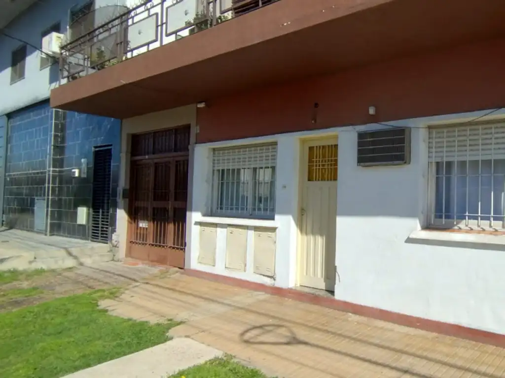 VENTA: PH AL FRENTE EN EXCELENTE UBICACION - LOMA HERMOSA