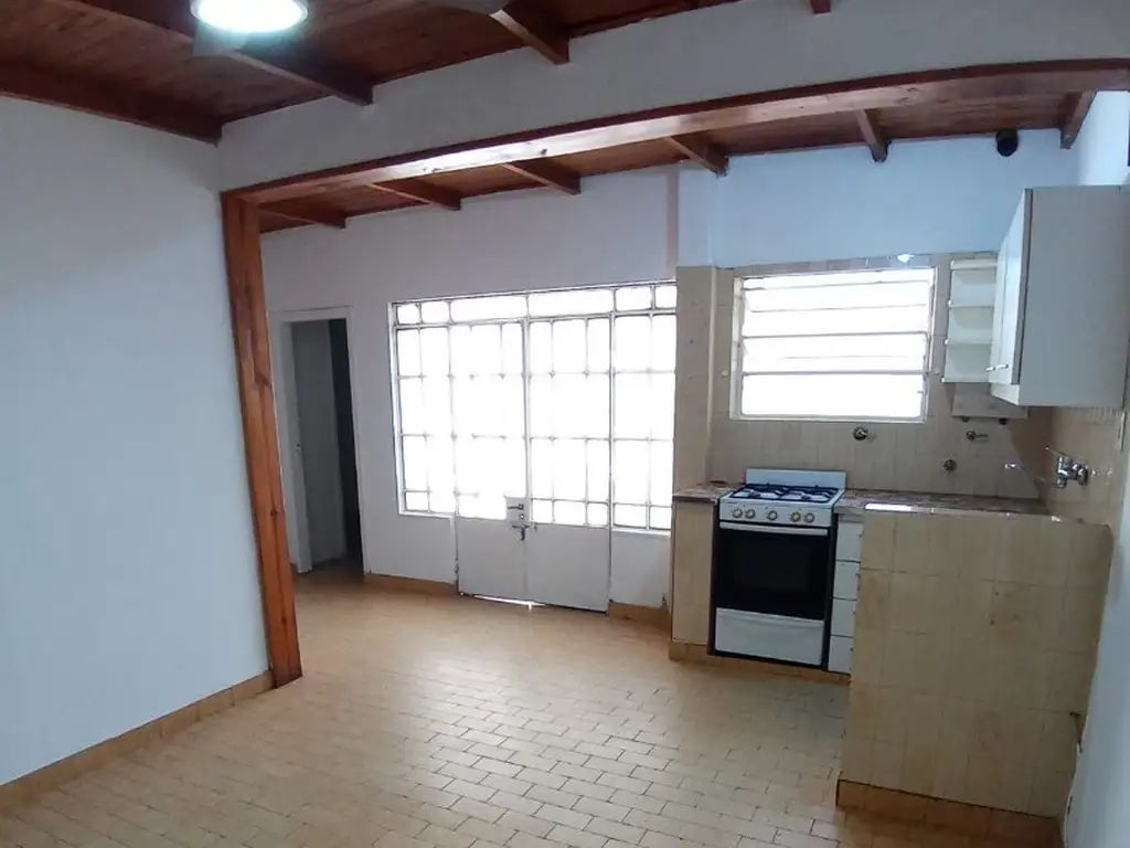 VENTA DE CASA 3 AMBIENTES CON LOCAL