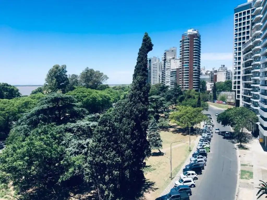 ALQUILADO. Espectacular Vista al Río y Monumento.