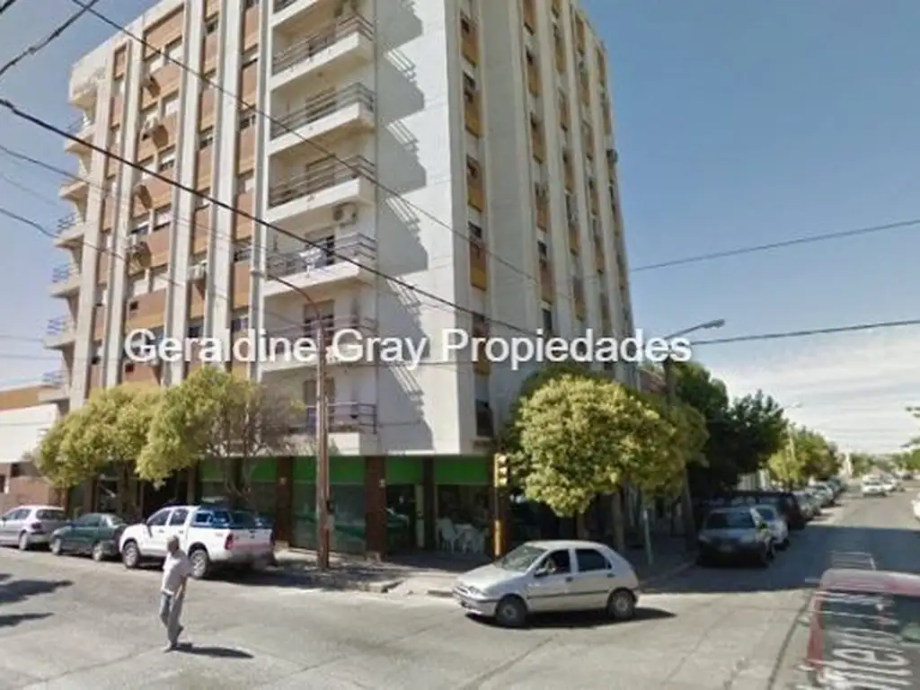 Departamento en venta de 2 dormitorios c/ cochera en zona centro de Cipolletti