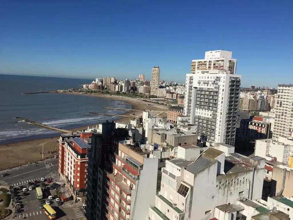 Departamento 3 ambientes a la calle con vista panorámica al mar