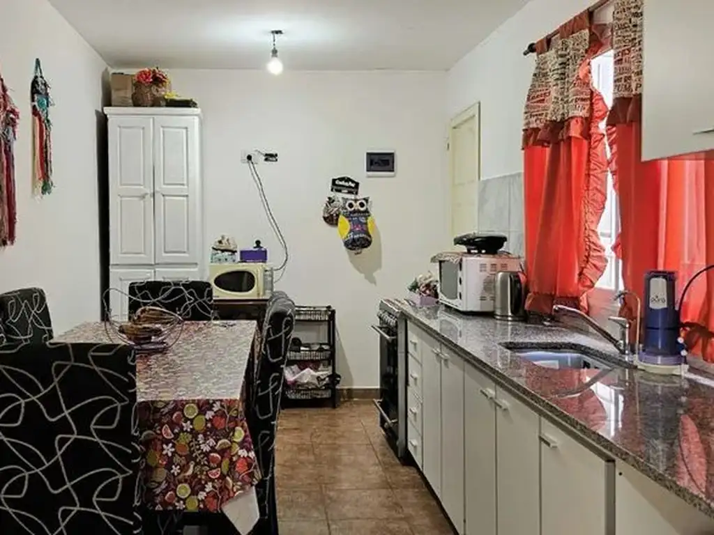 VENTA - MONOAMBIENTE EN PRIMER PRISO - CASTELAR