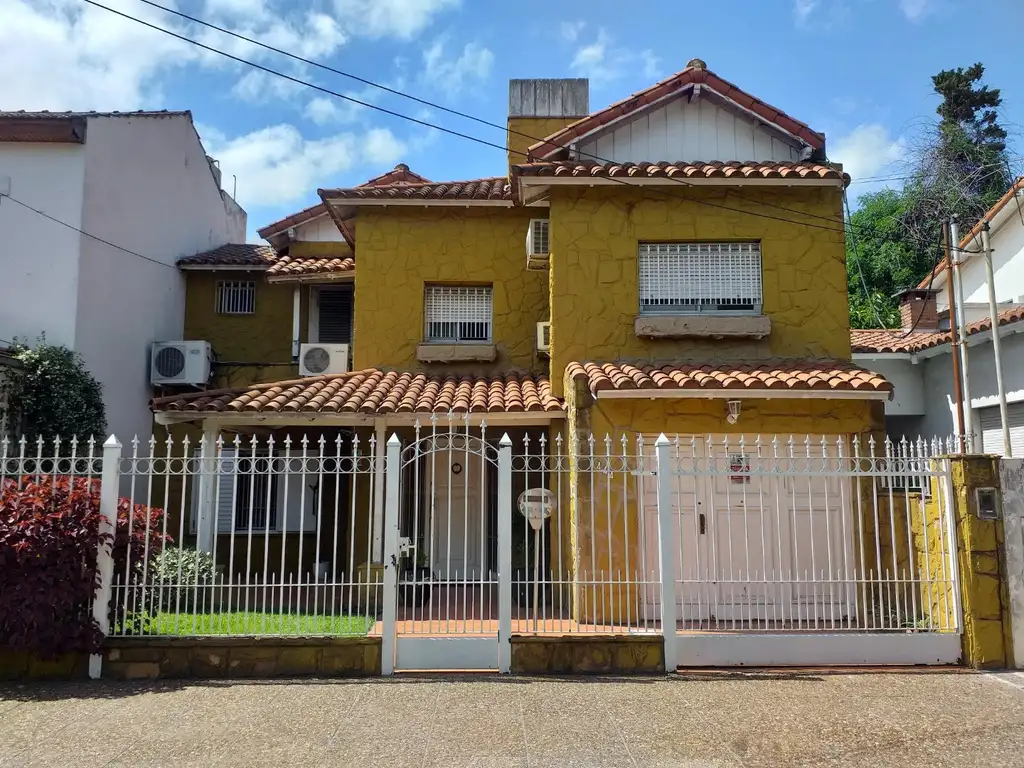 VENTA DE CHALET DE 4 AMBIENTES