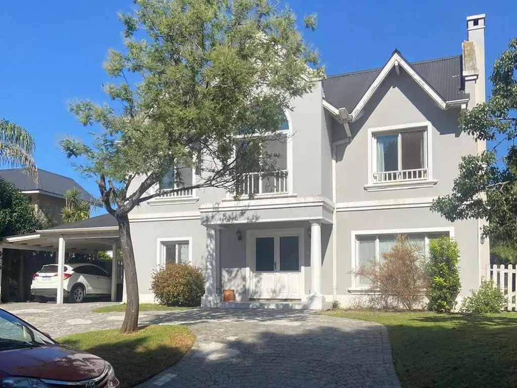 HERMOSA CASA CON PILETA EN BARRIO CERRADO SEPTIEMBRE - ESCOBAR - ZONA NORTE