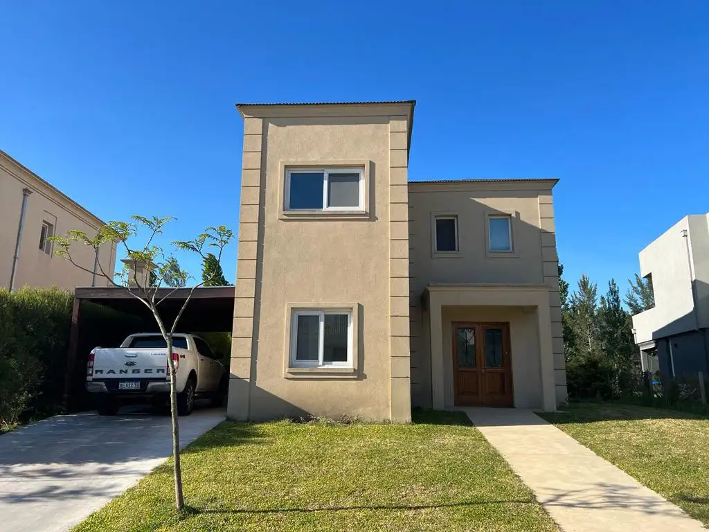 Venta Casa 4 Ambientes con Piscina en Los Castaños Nordelta Tigre