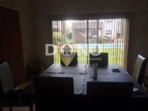 Casa en Venta - 3 dormitorios - USD 300.000