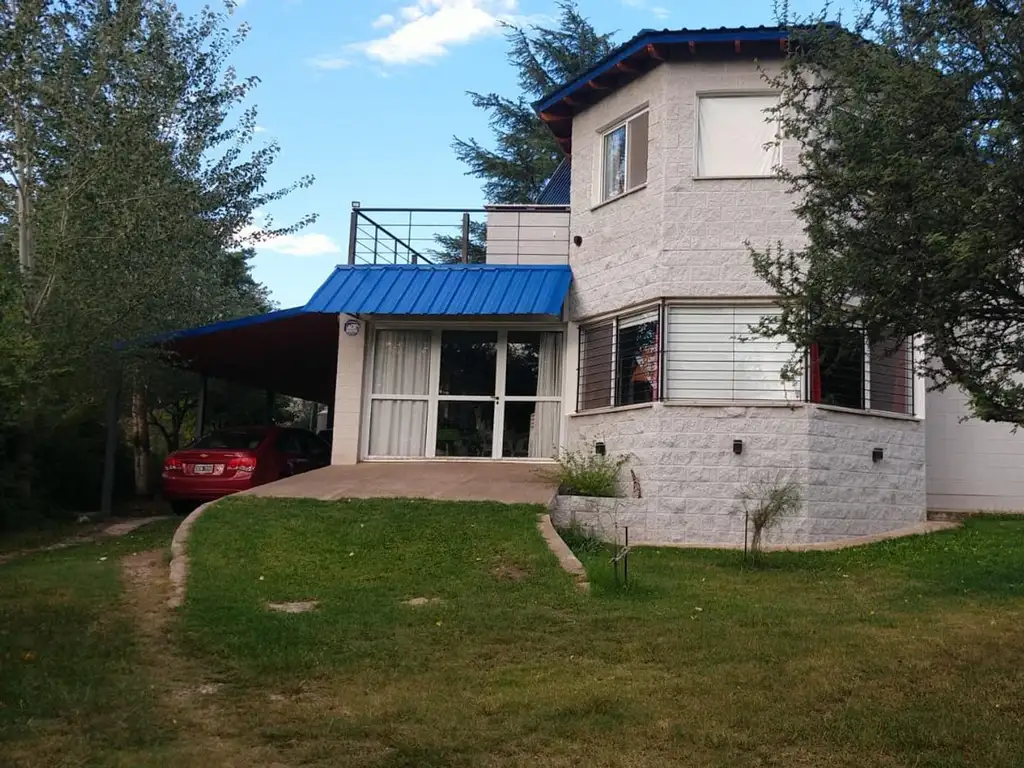 Vendo Excelente casa con Piscina en Mirador del Lago