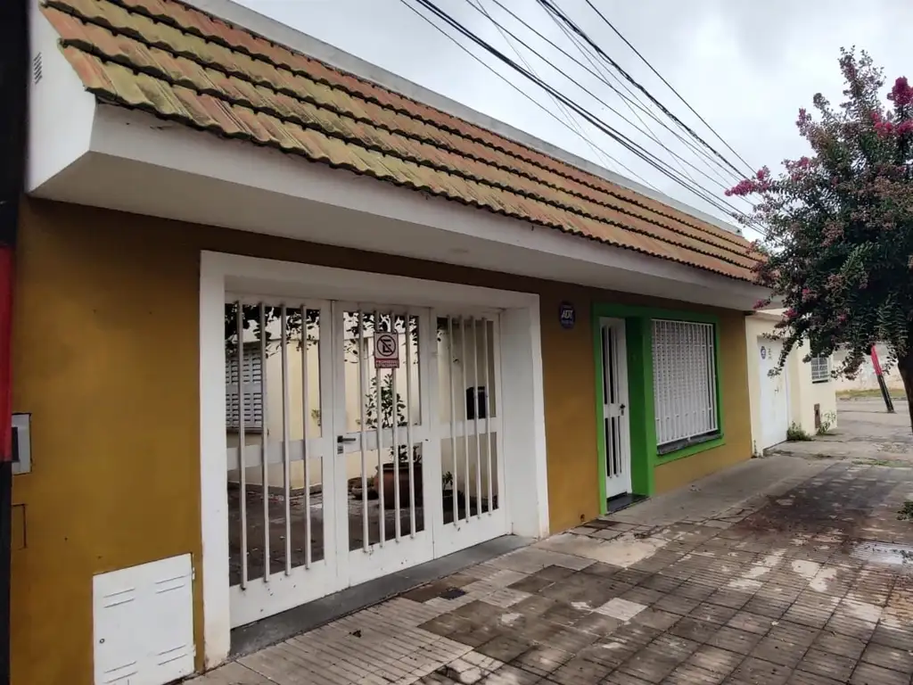 VENTA CASA DE 2 DORM. CON POSIBLE LOCAL ZONA ARIJÓN Y AYACUCHO