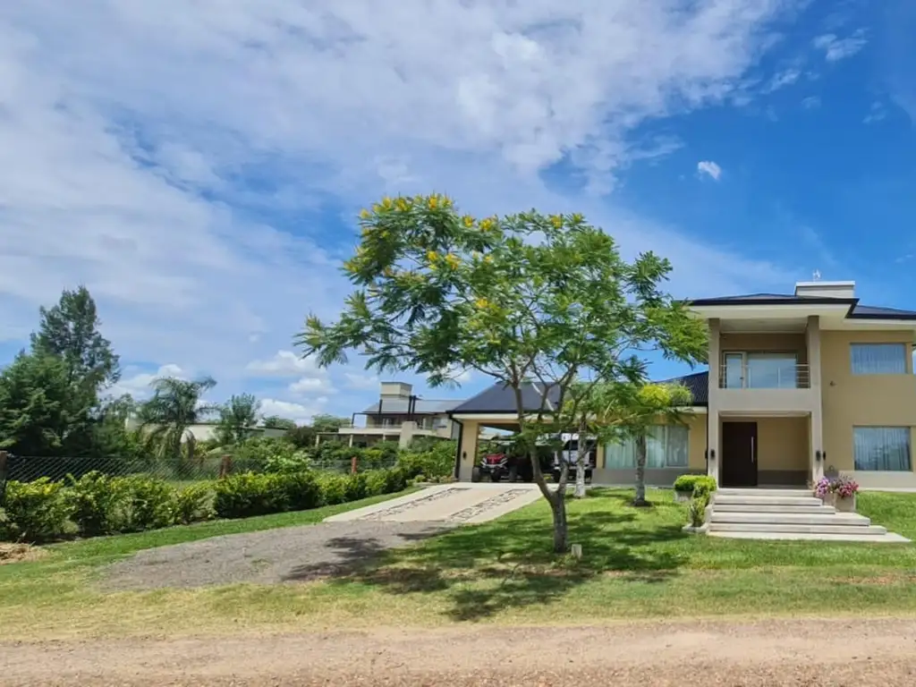 hermosa casa - barrio los bretes - Colon, Entre Rios