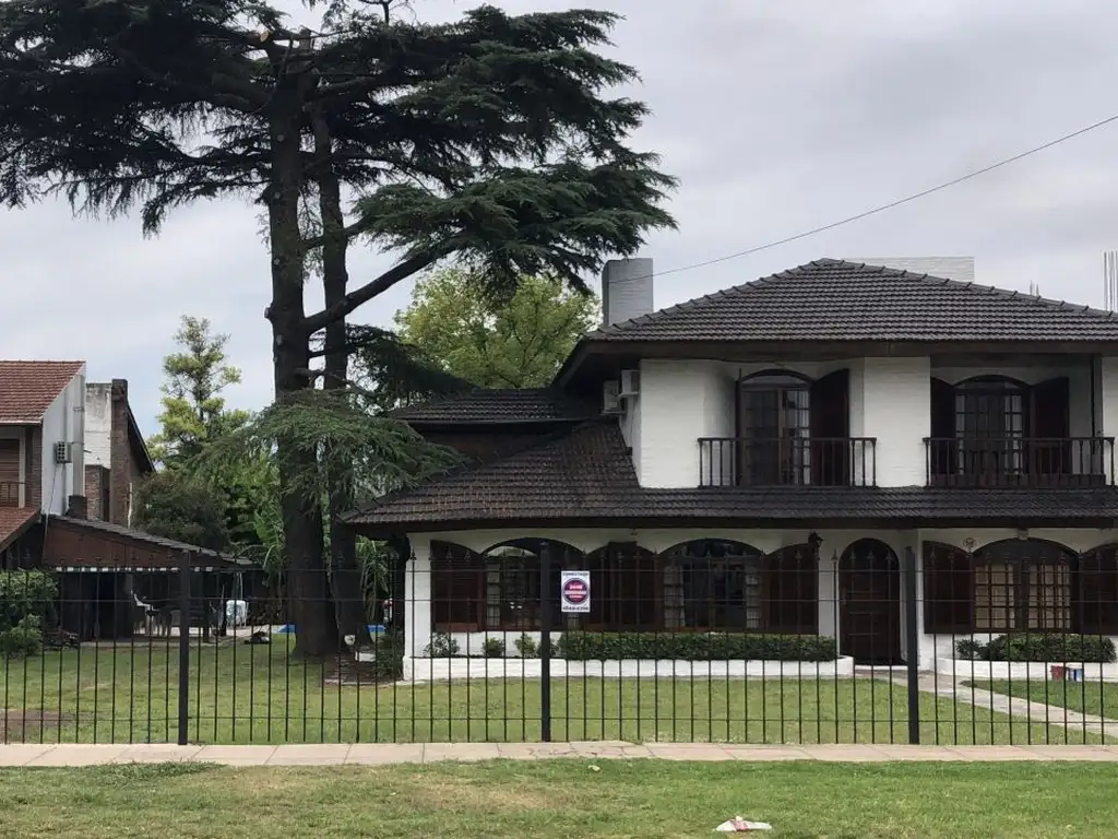 Casa - Alquiler - Argentina, San Miguel - Pardo 1400