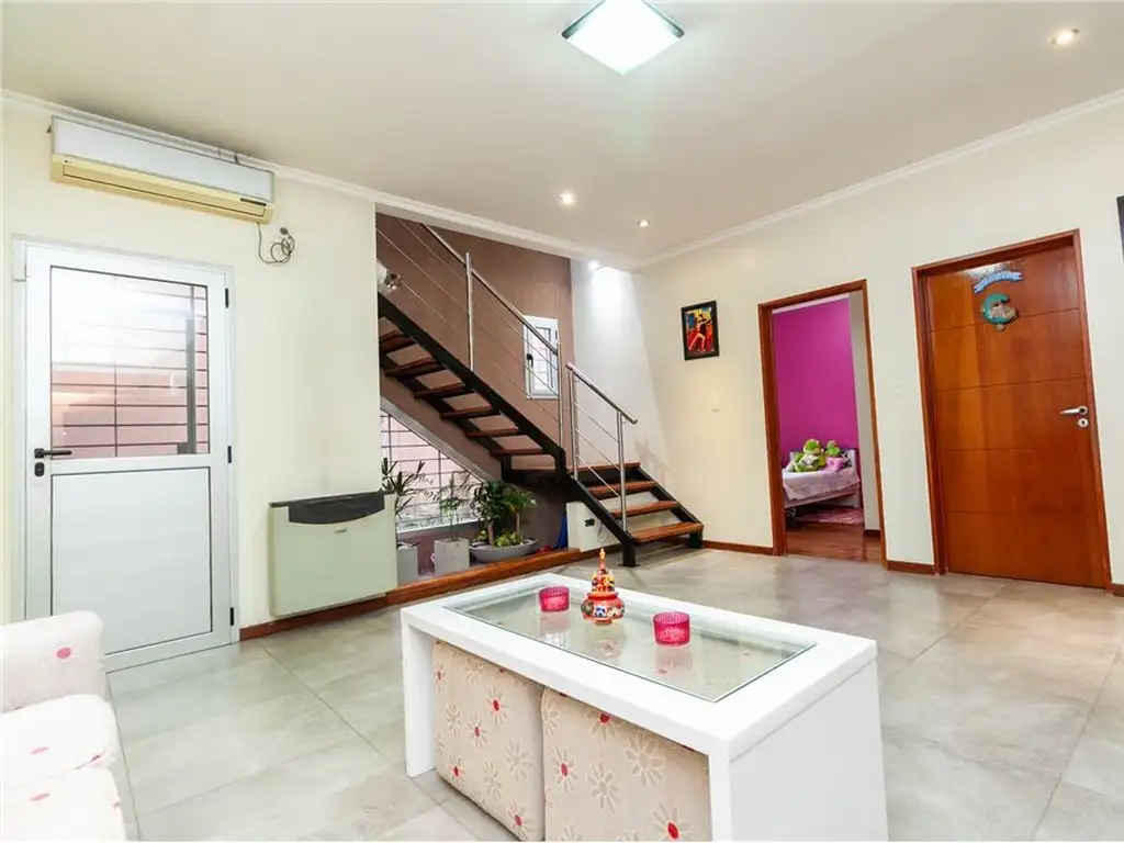 Casa en Venta - 7 ambientes - USD 179.000