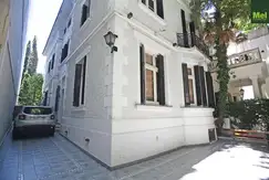 Hermosa casa ubicada en Belgrano rodeada de Embajadas