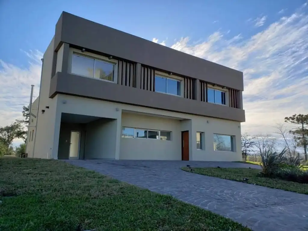 Casa - Alquiler - Argentina, Berazategui