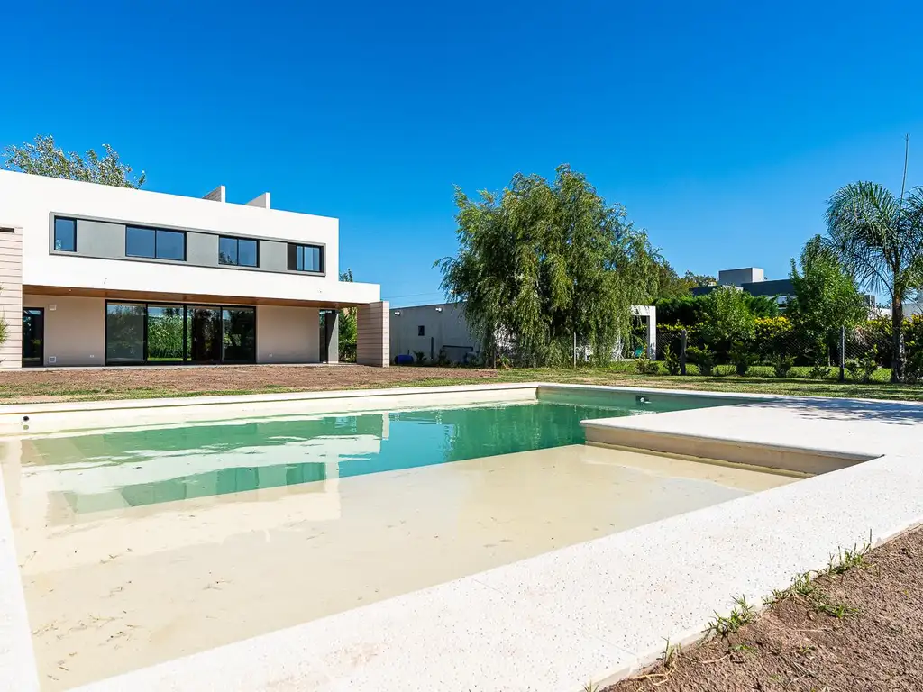 Casa a estrenar Puerto Roldan 3 dormitorios con Pileta