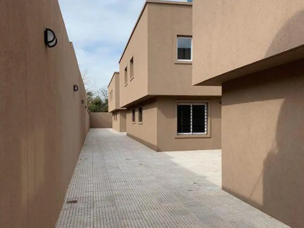 Duplex a estrenar, en Lomas de Zamora