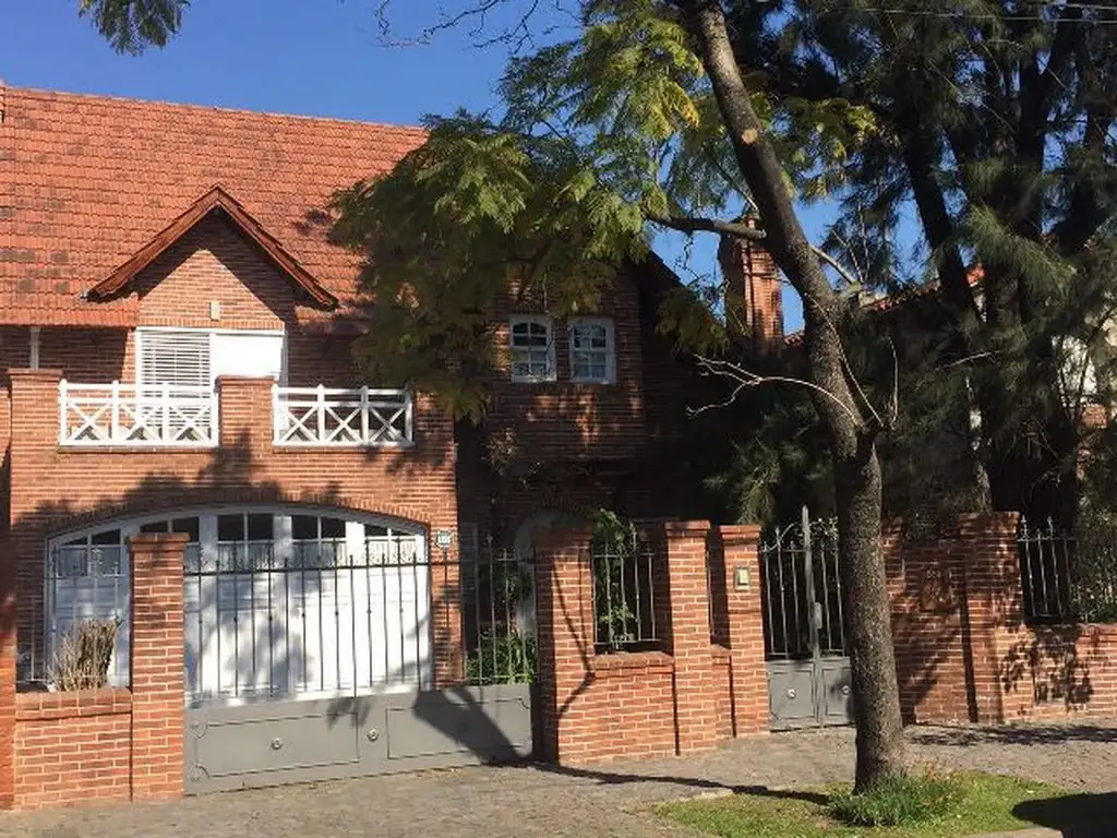 Casa - Venta - Argentina, Haedo - LAS BASES 300