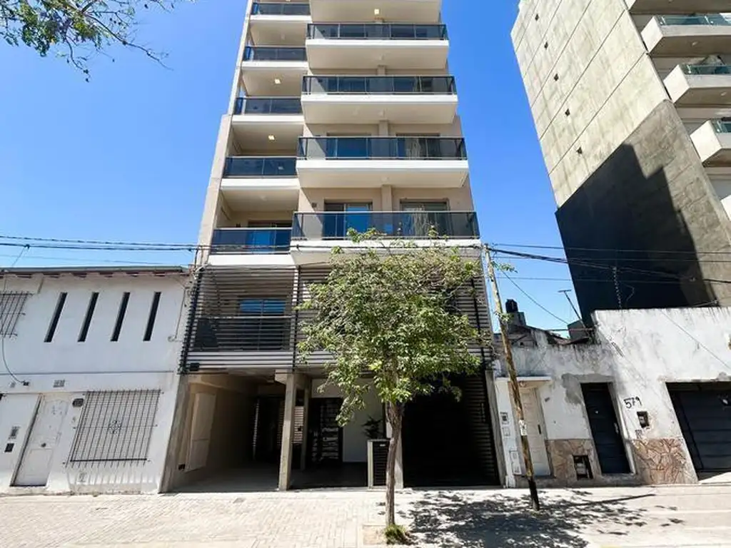 Venta departamento 1 dormitorio al frente a pocos metros del Río