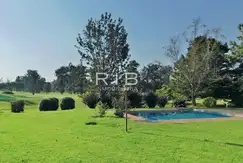 Sobre 1070 m2 al Golf- Excelente Ubicación