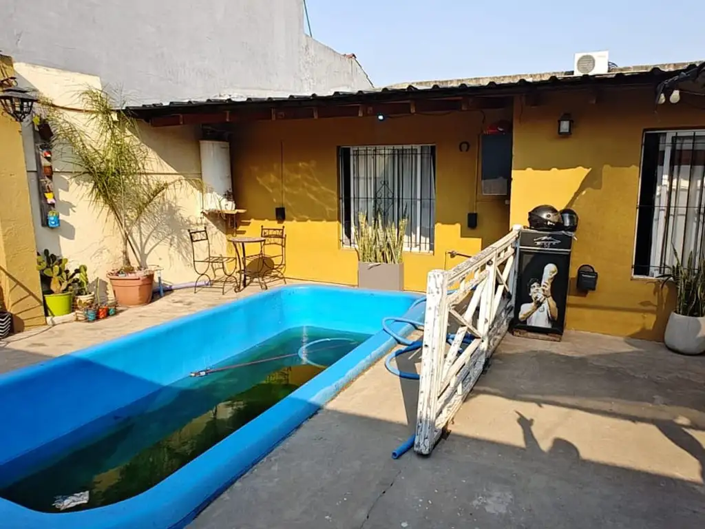 Casas Multifamiliar 7 amb en Venta Loma Hermosa