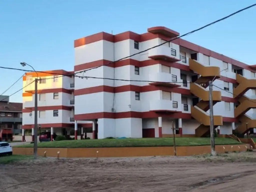 Villa Gesell: Excelente Departamento con Cochera y Baulera