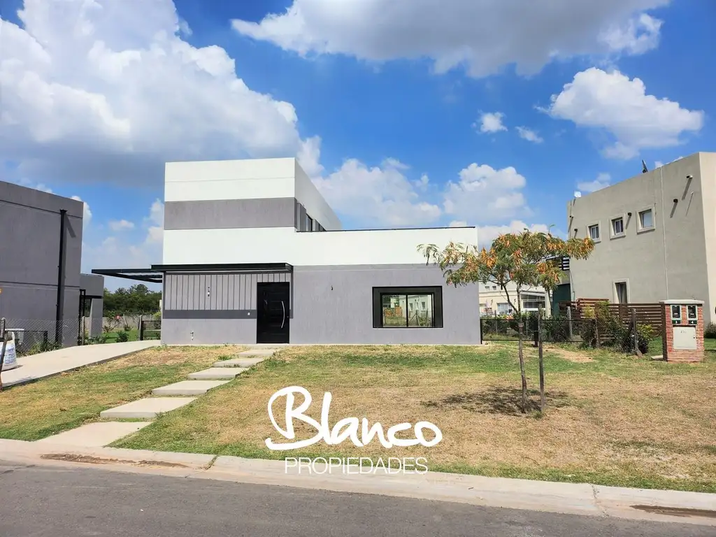 Casa  en Venta en Santa Elena, Pilar del Este, G.B.A. Zona Norte