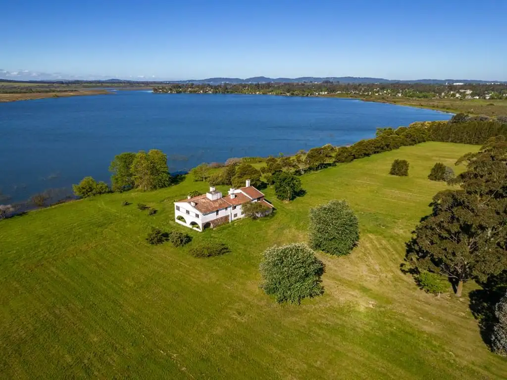 4 DORMITORIOS en Laguna de los Cisnes, Punta Ballena - Laguna de los Cisnes