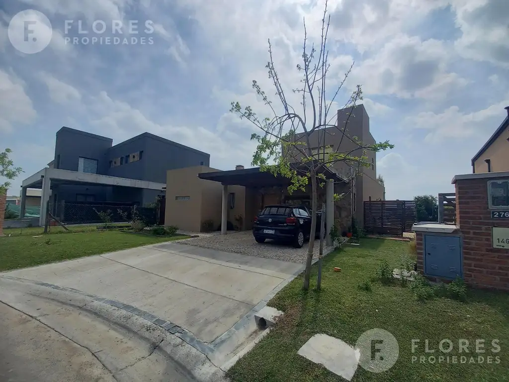 Flores Prop. Vende Casa en Santa Lucia - Pilar