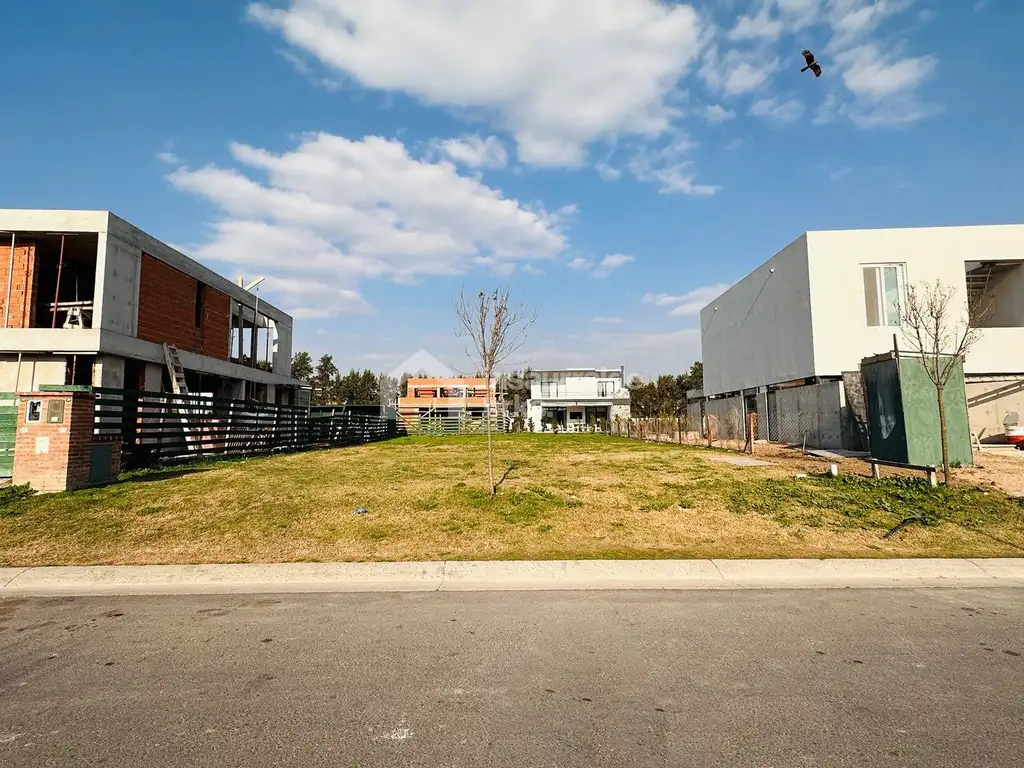 VENDO LOTE EN BARRIO CARPINCHOS, NORDELTA, TIGRE. LOTE INTERNO, LISTO PARA CONSTRUIR!