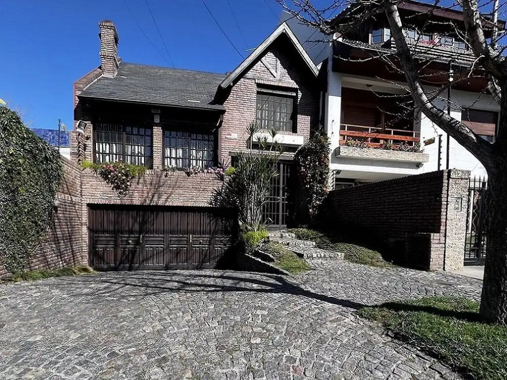 Casa - Venta - Argentina, VILLA SARMIENTO - EMILIO MITRE 500