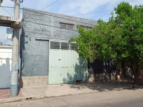 Alquiler Galpón Barrio General Bustos  de 300 metros2