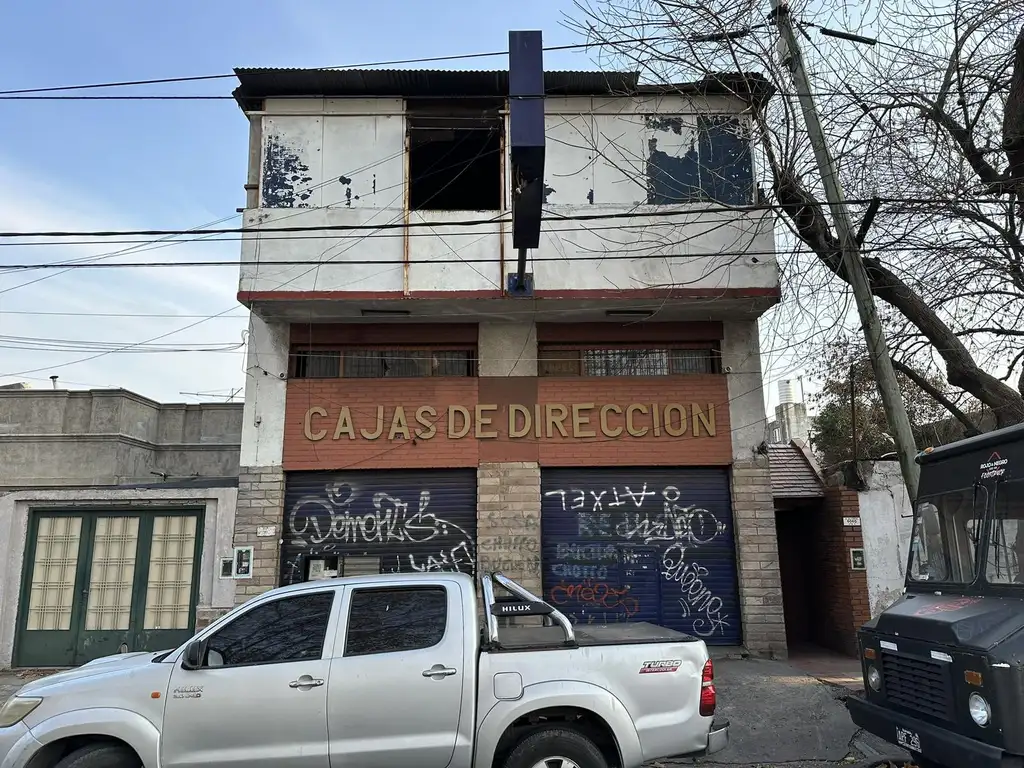 Depósito de 280 m2 cubiertos en Villa Ballester