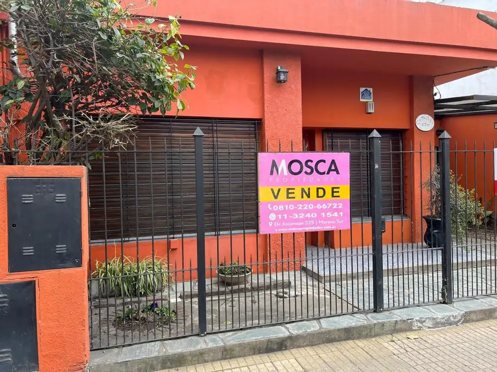 vendo casa mas departamento en Moreno centro