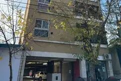 Departamento en alquiler de 2 dormitorios c/ cochera en Berazategui Centro