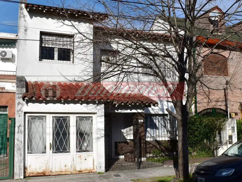 Casa en venta en ITALIA 900 - Castelar - Argenprop