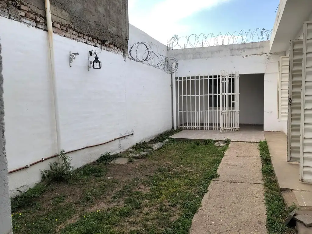 Casa en Alquiler - 3 ambientes - $ 75.000