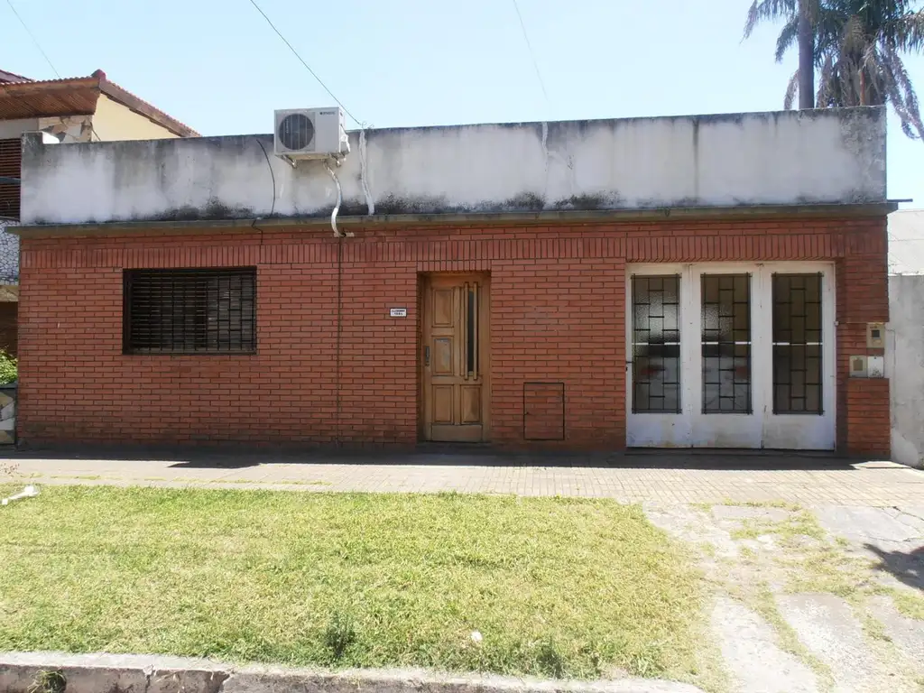 Casa Venta Temperley Este 3 dormitorios parque APTO CREDITO!