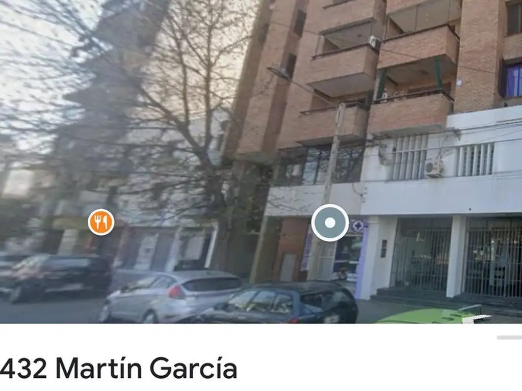 Local de 609 m2 sobre MARTIN GARCIA frente plaza