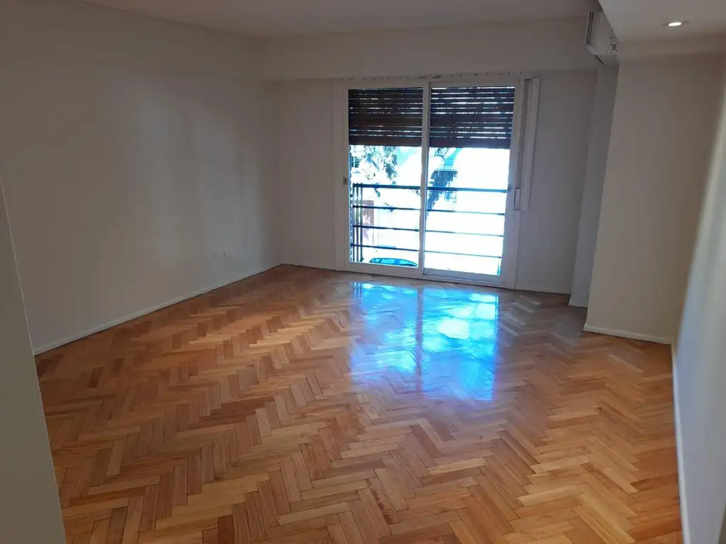 Departamento en  San Isidro 2 ambientes al frente con cochera -Apto crédito y Blanqueo