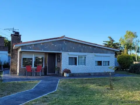 Venta Casa 3 Dormitorios 2 Baños Pisicina con Renta Lomas de Solymar