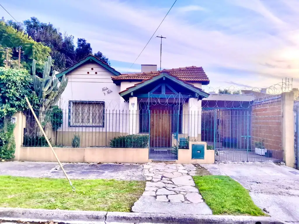 Apta crédito bancario - Cómoda casa, ideal vivienda permanente -muy cerca del Centro de Tortuguitas