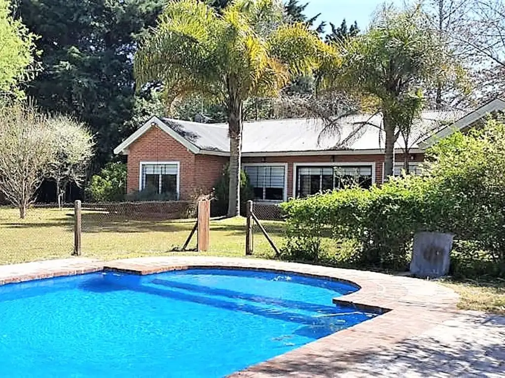 VENTA CASA Fco.Alvarez GRAN PARQUE PILETA