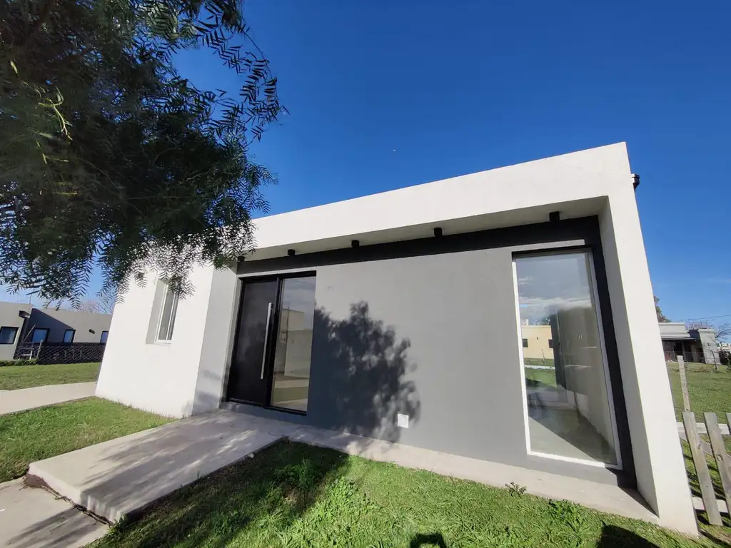 Navarrete Propiedades - Casa en venta en Santa Elena Pilar del Este