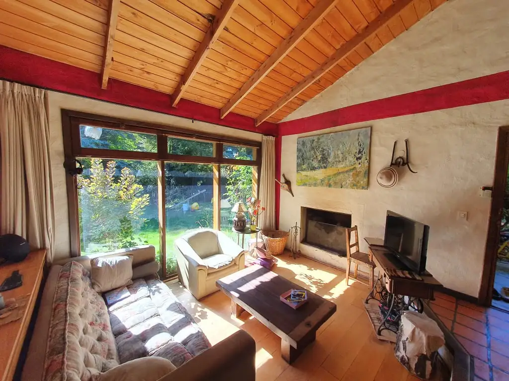 Venta Casa 3 dormitorios 30 años, 135m2, 1 cochera, Av E Bustillo 21700