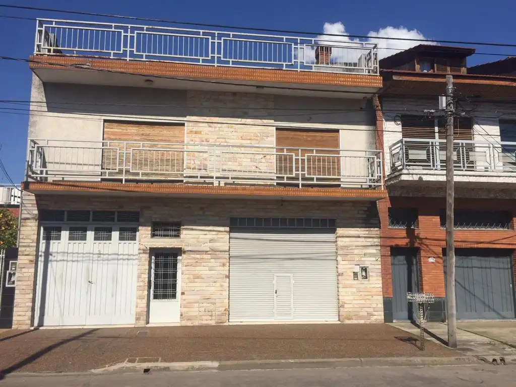 Casa con Galpón de 150 mts2 impecable