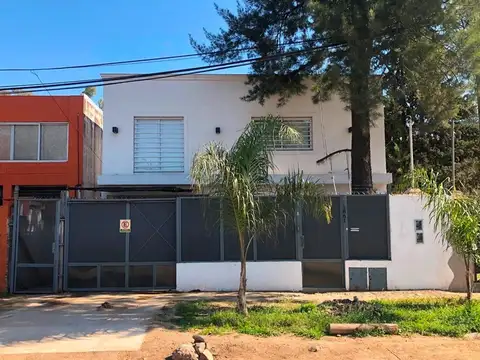 CASA  EN PARQUE LELOIR :: A METROS DE ACCESO OESTE