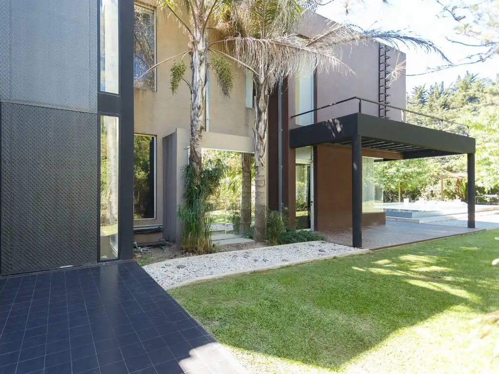 Venta Hermosa Casa 5 Ambientes En El Barrio Privado La Montura Pilar