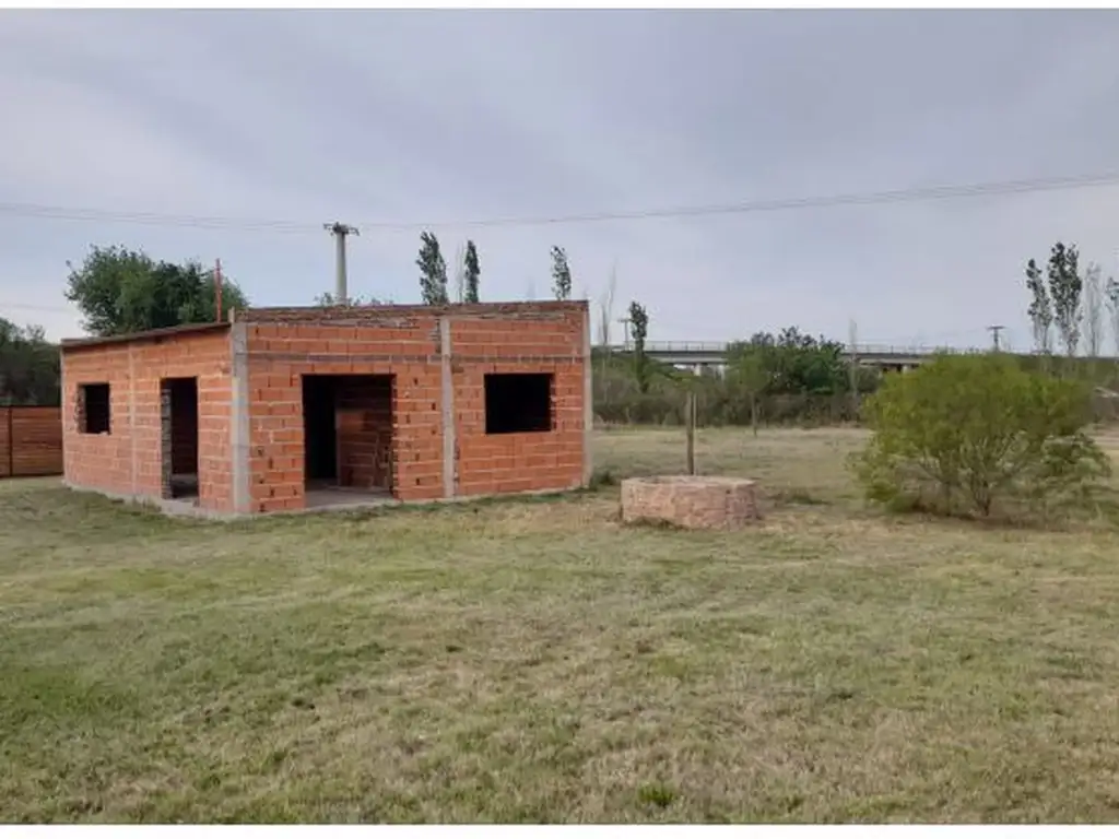 Oportunidad  Terreno con casa en construcción en el Barrio Ribera de Andino